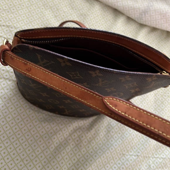Louis Vuitton Monogram Drout crossbody bag! - Picture 3 of 9